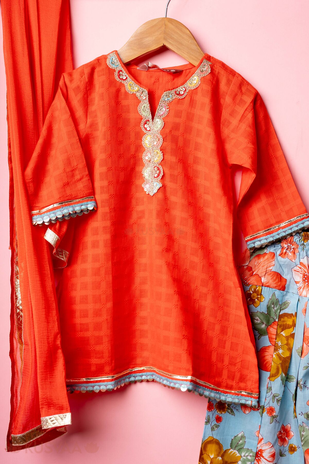 Image for Kusvaa Grw149 Jayita Cotton Kurta Salwar Dupatta Set Closeup