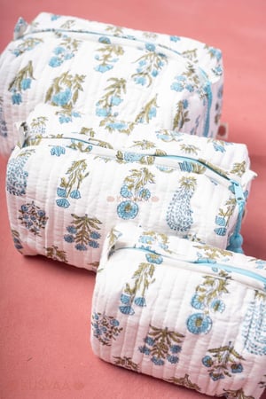 Image for Kusvaa Ubg027 Ishi Toiletry Pouch Set Of 3 Detailing