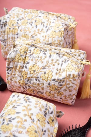 Image for Kusvaa Ubg030 Jhalak Toiletry Pouch Set Of 3 Closeup
