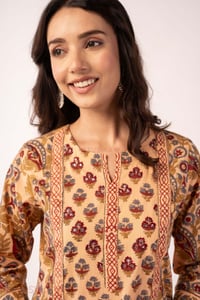 Image for Kusvaa Wkr375 Chhavi Handblock Cotton Straight Fit Kurta Closeup