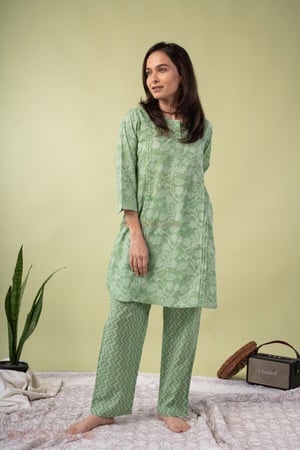 Image for Kusvaa Lwj016 Gulab Cotton Green Nightsuit Set Side