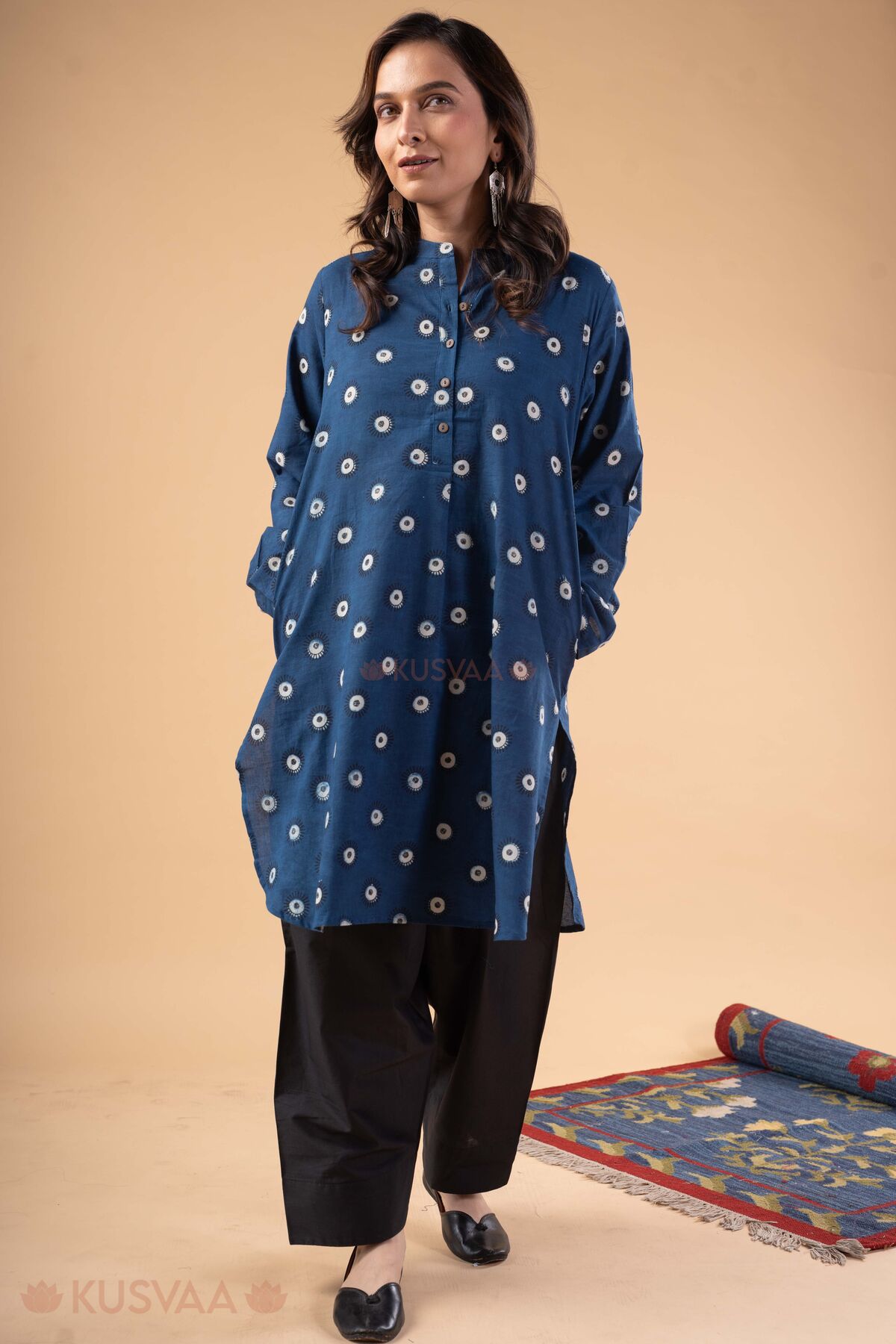Image for Kusvaa Wkr417 Dhara Handblock Cotton Kurta Walking