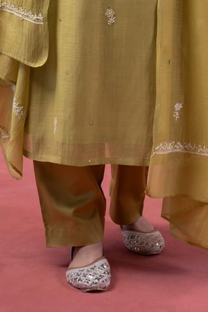 Image for Kusvaa Kds041 Naina Chanderi Kurta Dupatta Set Bottomfront