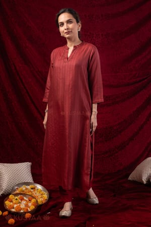 Image for Kusvaa Wkr426 Janhvi Handloom Cotton Kurta Front