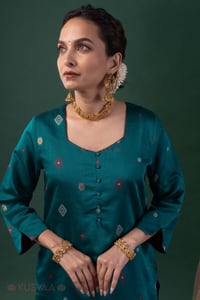 Image for Kusvaa Wkr430 Eshani Chanderi Green Kurta Featured
