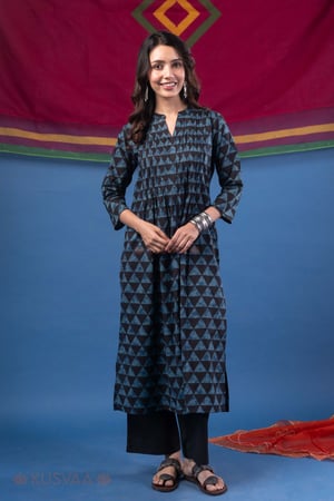 Image for Kusvaa Wkr453 Bhavi Black Cotton Kurta Front
