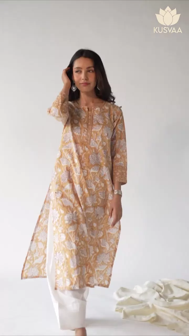 Saanvi Handloom Straight Fit Kurta